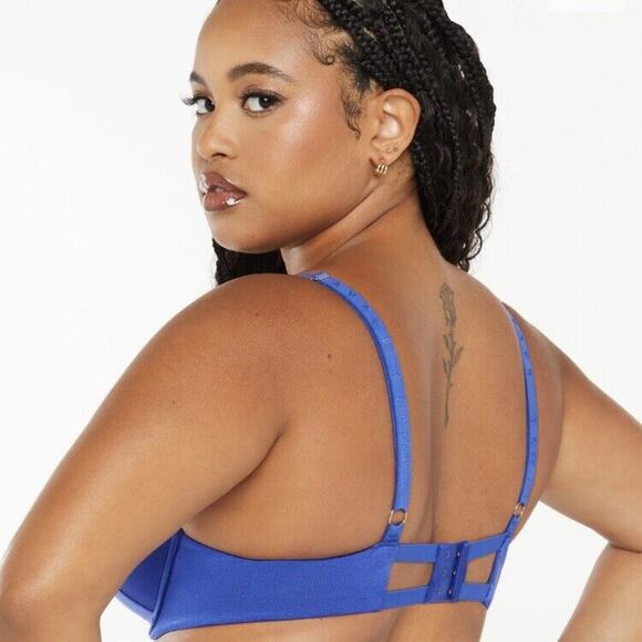 Savage X Fenty Core Microfiber Blue Metallic Shiny Push Up Plunge Bra, size 32C - Picture 3 of 5